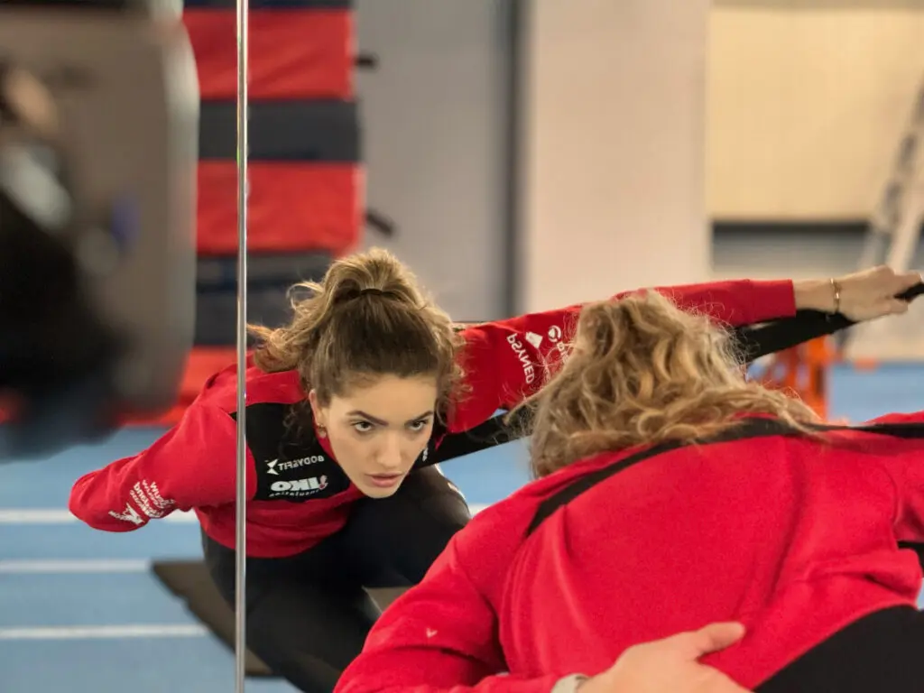 Pien Hersman en Stefan Groothuis schaatsen in Thialf