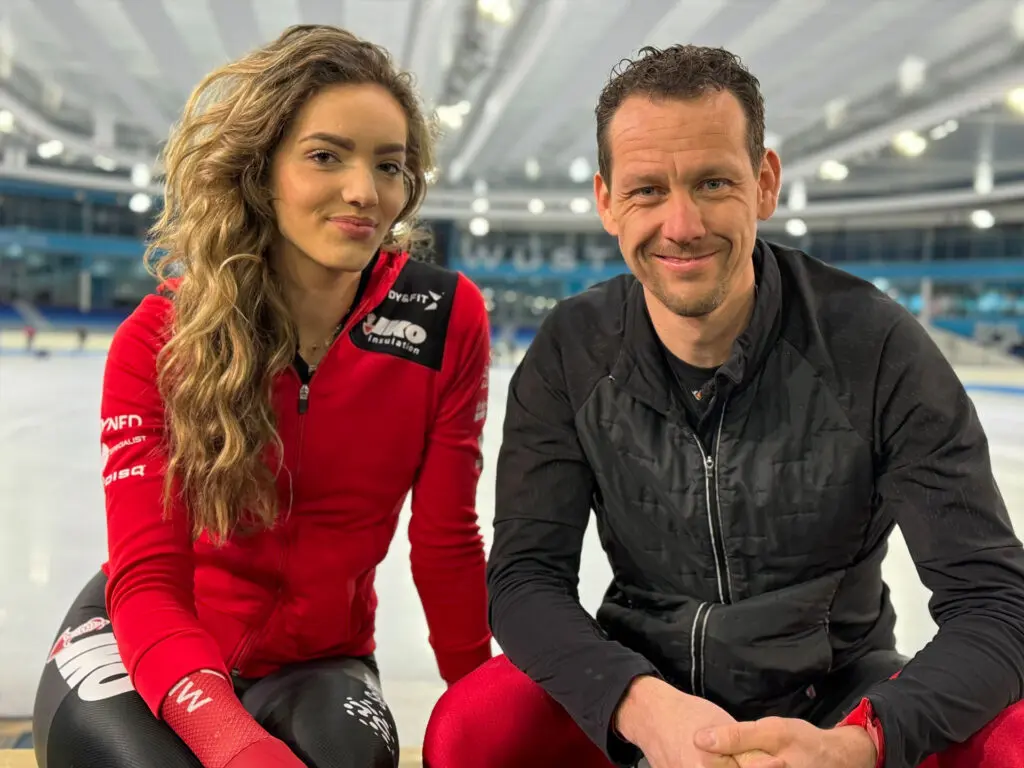 Pien Hersman en Stefan Groothuis schaatsen in Thialf